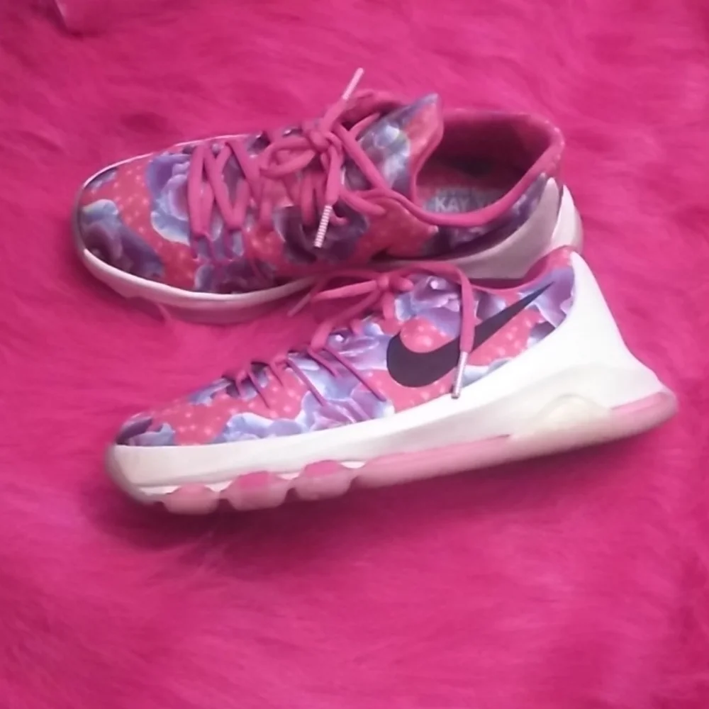 Kevin durant tennis shoes Aunt pearls